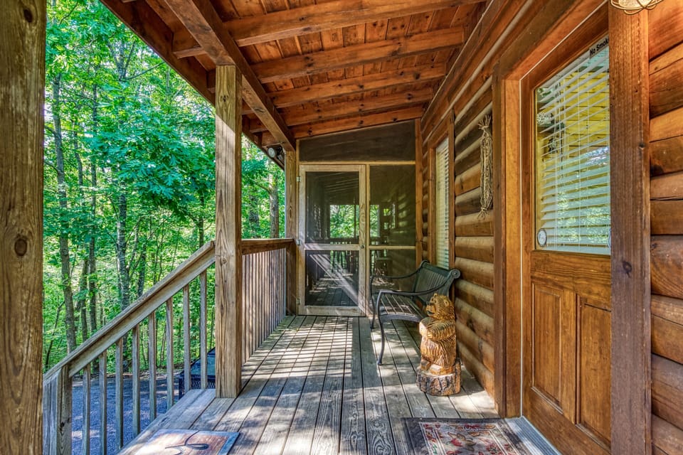 Wears Vally Cabin "Papa's Pad" - Covered entry deck