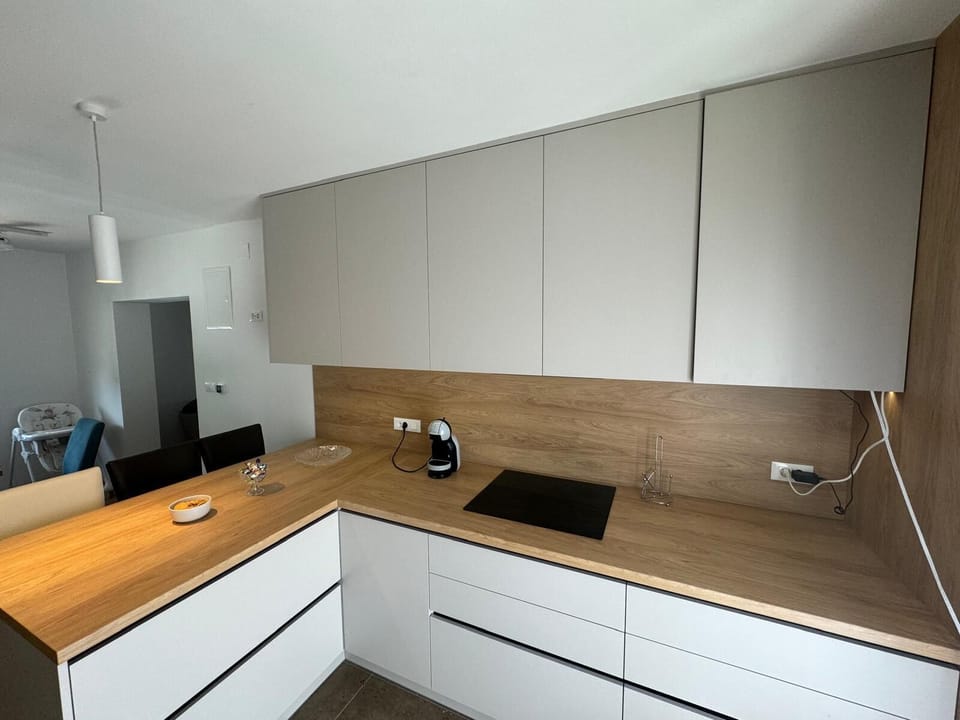 Family Apartment, 3 Bedrooms, Terrace, Tower | Private kitchen | Fridge, microwave, oven, stovetop