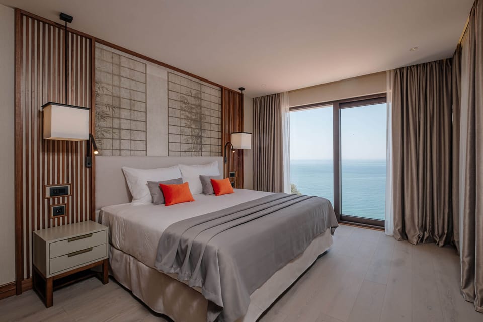 Deluxe Suite (Duplex) | Premium bedding, minibar, in-room safe, blackout drapes