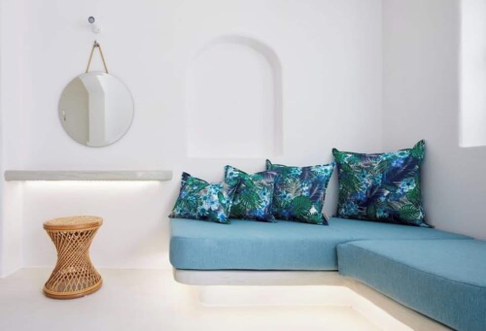 Superior Suite with Sea View & Hot Tub | Minibar, in-room safe, desk, laptop workspace