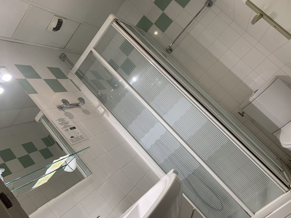 Bathroom shower