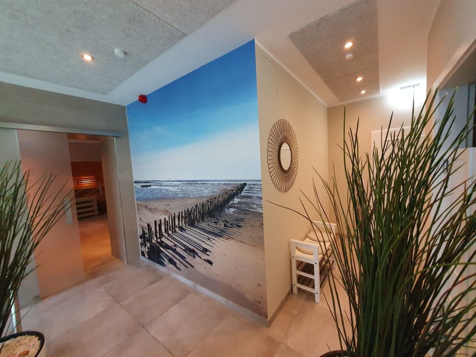 Sauna, hot tub, massages