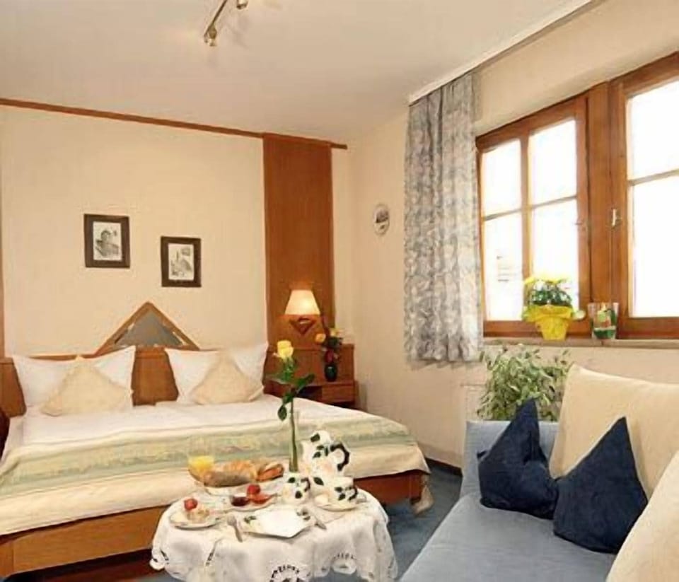 Triple Room | In-room safe, cribs/infant beds, rollaway beds, free WiFi