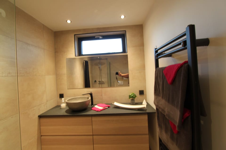 Shower, free toiletries, hair dryer, bathrobes