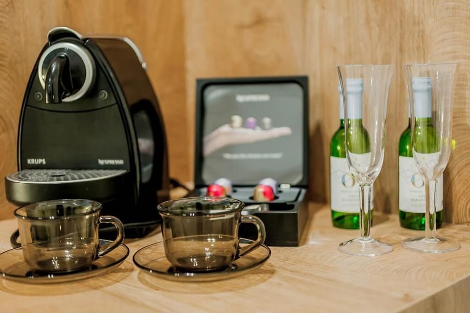 Comfort Double Room | In-room safe, soundproofing, iron/ironing board, free WiFi