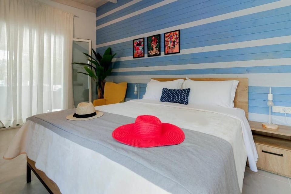 Comfort Double Room | In-room safe, soundproofing, iron/ironing board, free WiFi