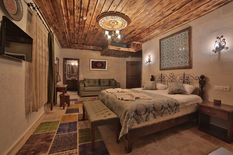 Deluxe Double Room, Valley View | Premium bedding, Select Comfort beds, minibar, individually decorated