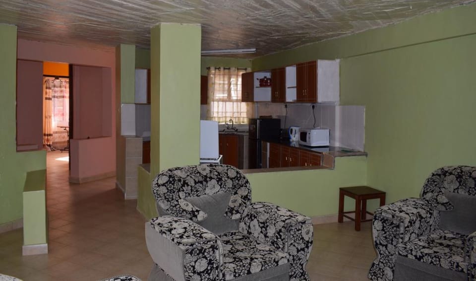 Deluxe Apartment, 2 Bedrooms, Mountain View, Garden Area | Private kitchen | Fridge, microwave, oven, stovetop