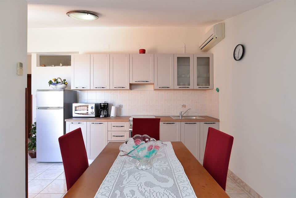 Standard Apartment, 2 Bedrooms (0152) | Private kitchen | Fridge, microwave, coffee/tea maker, electric kettle