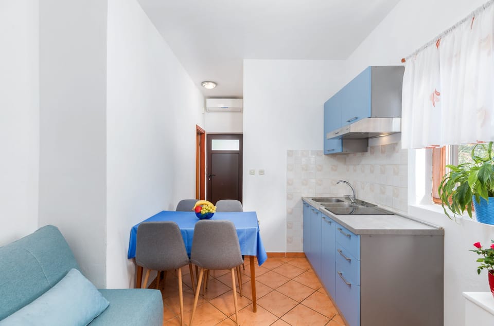 Standard Apartment, 1 Bedroom (365/842) | Living area | TV