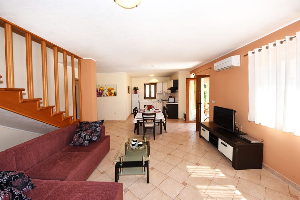 Standard Villa, 3 Bedrooms (0164) | Living area | TV