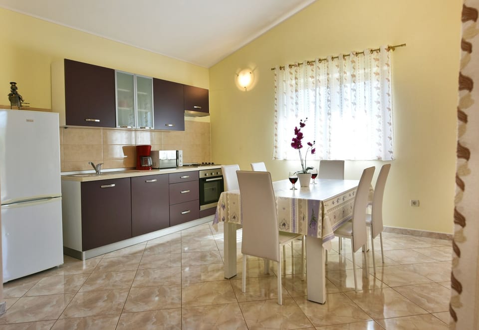 Standard Villa, 3 Bedrooms (0181) | Private kitchen | Fridge, microwave, coffee/tea maker, electric kettle