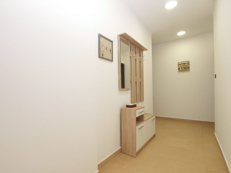 Standard House, 4 Bedrooms (0214) | Living area | TV