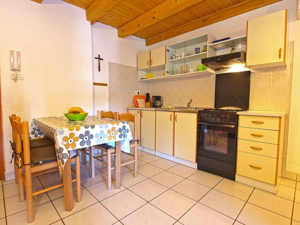 Standard Studio, 1 Bedroom (849/2006) | Private kitchen | Fridge