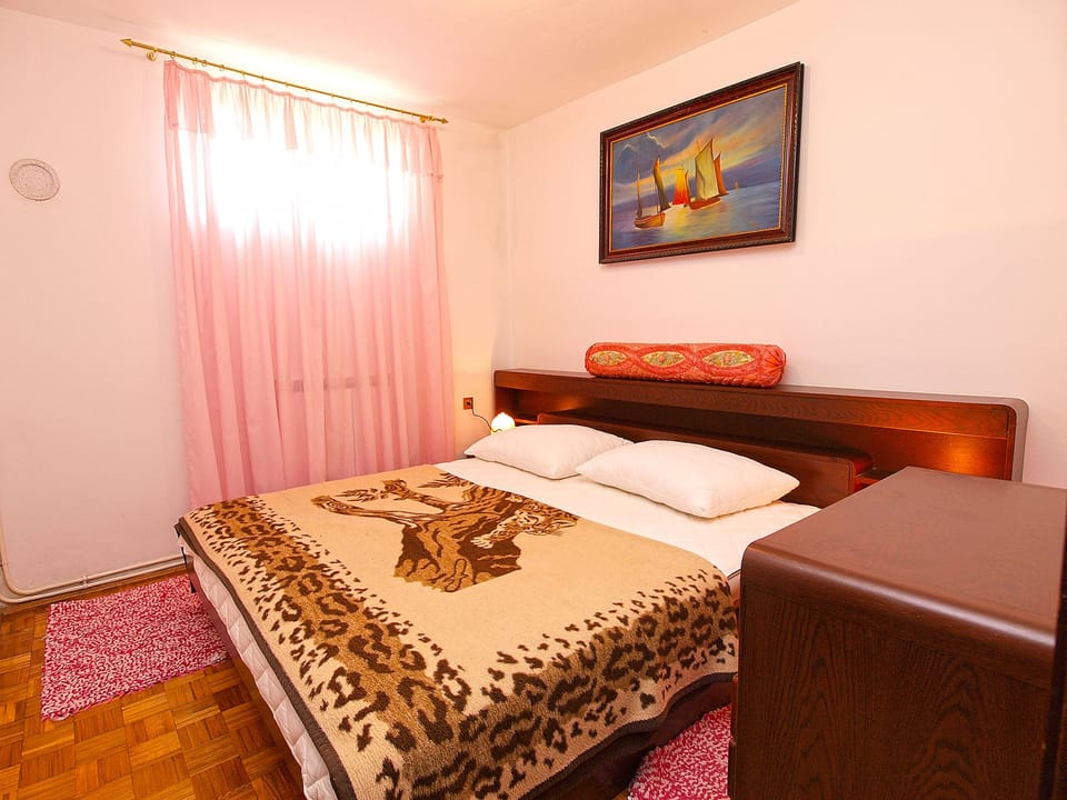 Standard Apartment, 2 Bedrooms (0230) | 2 bedrooms, iron/ironing board, WiFi (free), bed sheets