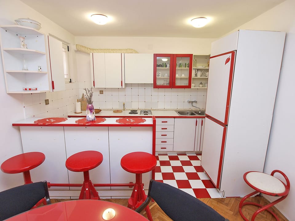 Standard Apartment, 2 Bedrooms (0230) | Private kitchen | Fridge, oven, stovetop, coffee/tea maker