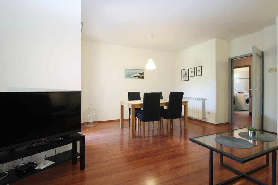 Standard House, 3 Bedrooms (0275) | Living area | TV