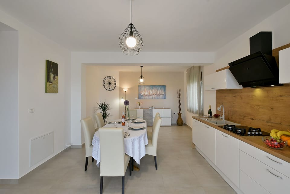 Standard House, 2 Bedrooms (0287) | Living area | TV, fireplace