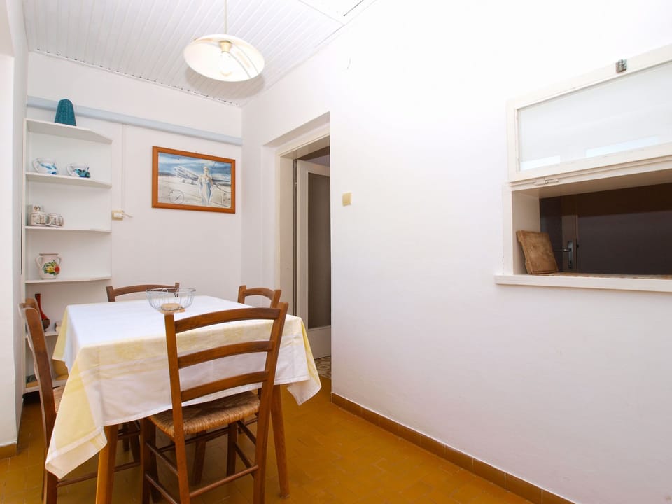 Standard House, 2 Bedrooms (0298) | In-room dining