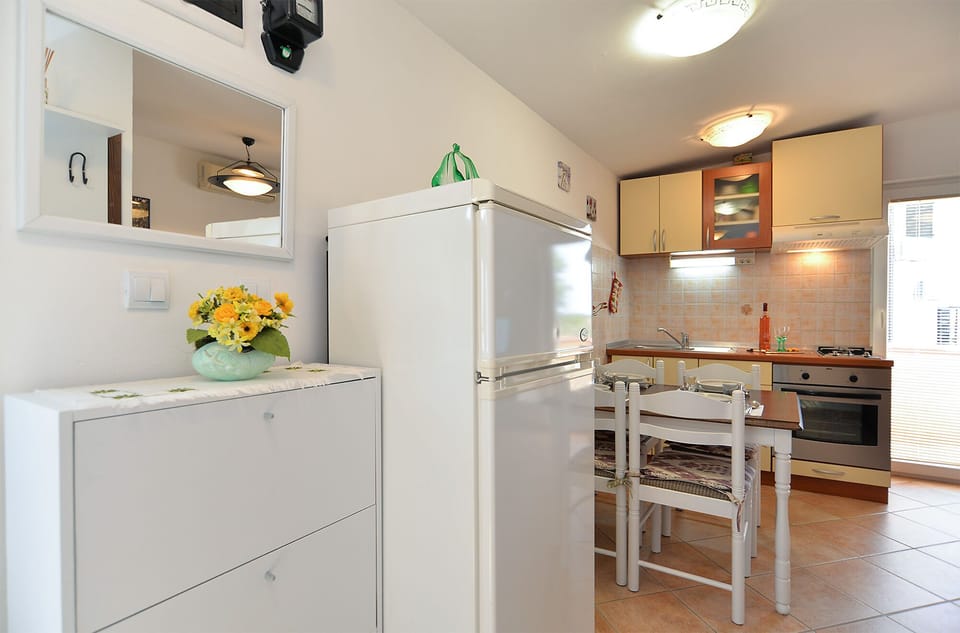 Standard House, 1 Bedroom (0300) | Living area | TV