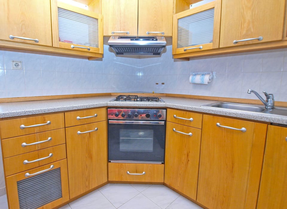 Standard Apartment, 2 Bedrooms (1210/11135) | Private kitchen | Fridge, oven, stovetop, coffee/tea maker