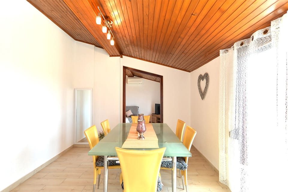 Standard Apartment, 3 Bedrooms (0307) | Living area | TV