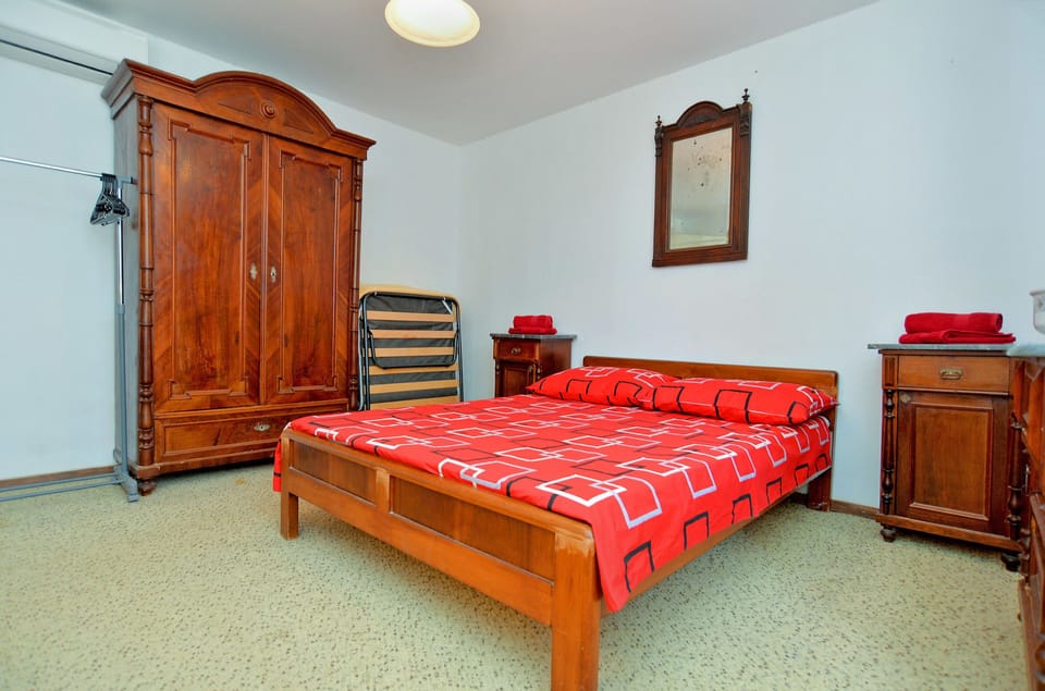 Standard House, 2 Bedrooms (0335) | 1 bedroom, iron/ironing board, free WiFi, bed sheets