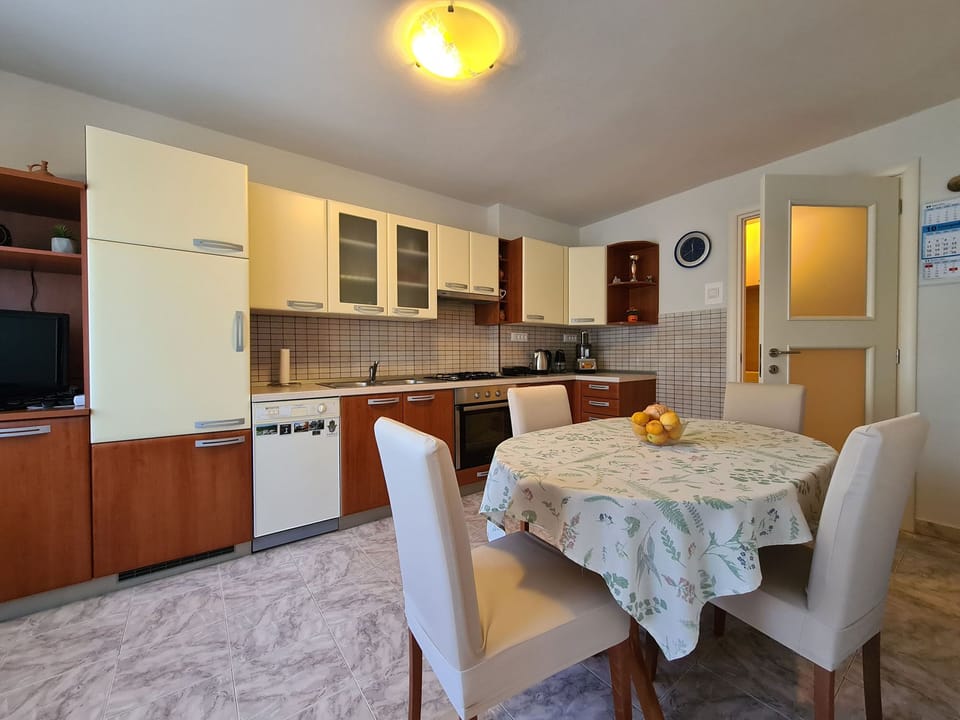 Standard Apartment, 1 Bedroom (0344) | Living area | TV