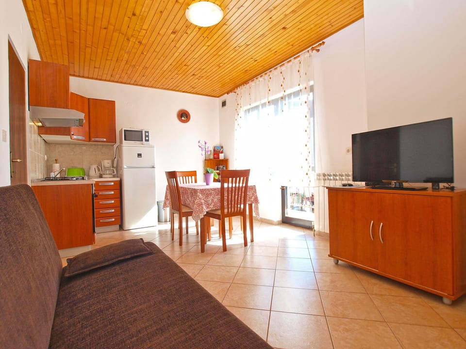 Standard House, 1 Bedroom (0368) | Living area | TV