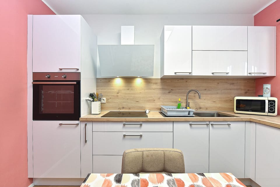 Standard Apartment, 2 Bedrooms (0383) | Private kitchen | Fridge, microwave, oven, stovetop
