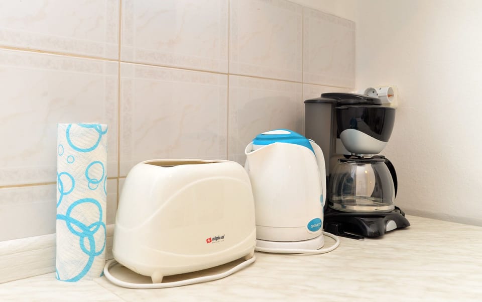Standard Apartment, 1 Bedroom (0420) | Private kitchen | Fridge, electric kettle