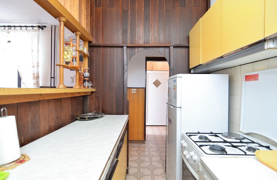 Standard Apartment, 2 Bedrooms (1684/17450) | Private kitchen | Fridge, stovetop, electric kettle, cookware/dishes/utensils