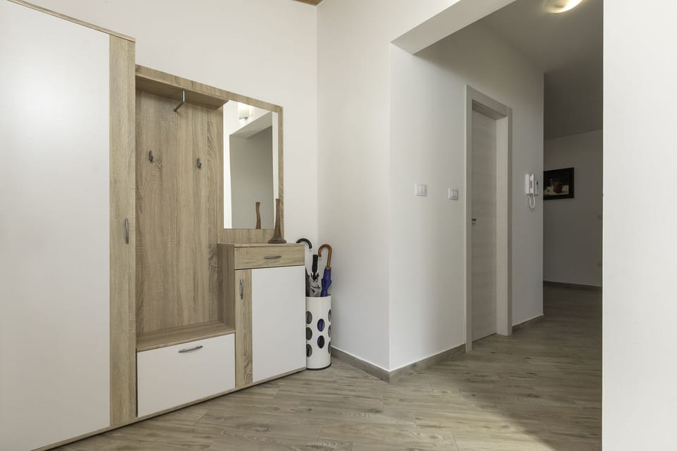 Standard House, 2 Bedrooms (0458) | Living area | TV