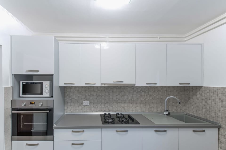 Standard Apartment, 1 Bedroom (0461) | Private kitchen | Fridge, microwave, electric kettle