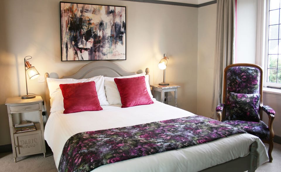 Double Room | Iron/ironing board, free WiFi, bed sheets