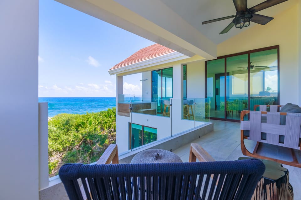 Level 3 - Ocean View Terrace with Outdoor Seating