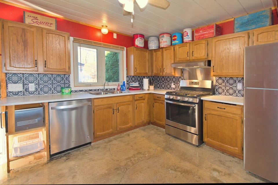 Prepare delicious meals and snacks in the full kitchen, complete with gas range,