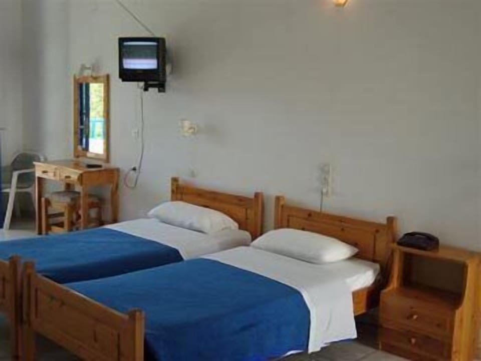 In-room safe, free WiFi, bed sheets