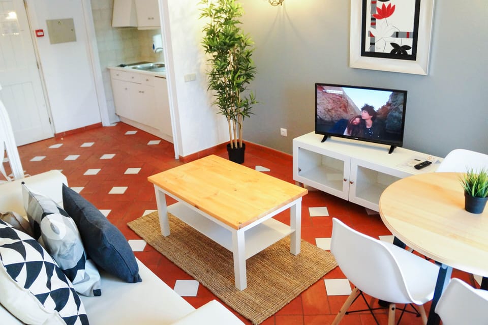 Duplex, 1 Bedroom, Partial Sea View | In-room safe, free WiFi, bed sheets