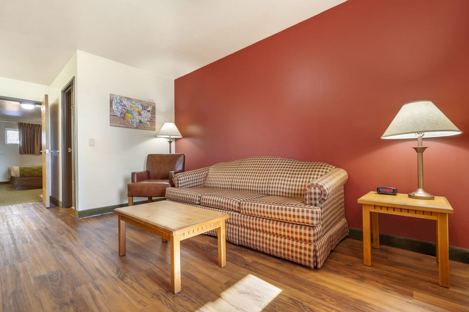 Desk, laptop workspace, iron/ironing board, rollaway beds