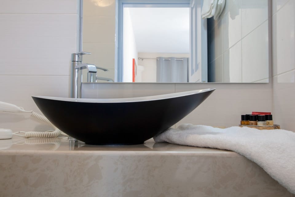 Bathroom sink