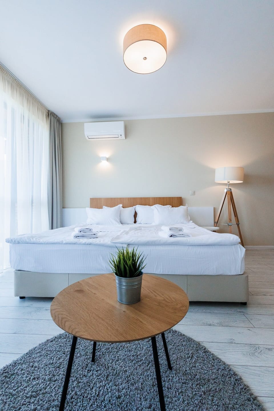 Deluxe Double or Twin Room, Sea View | Living area