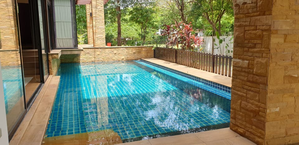 Private pool