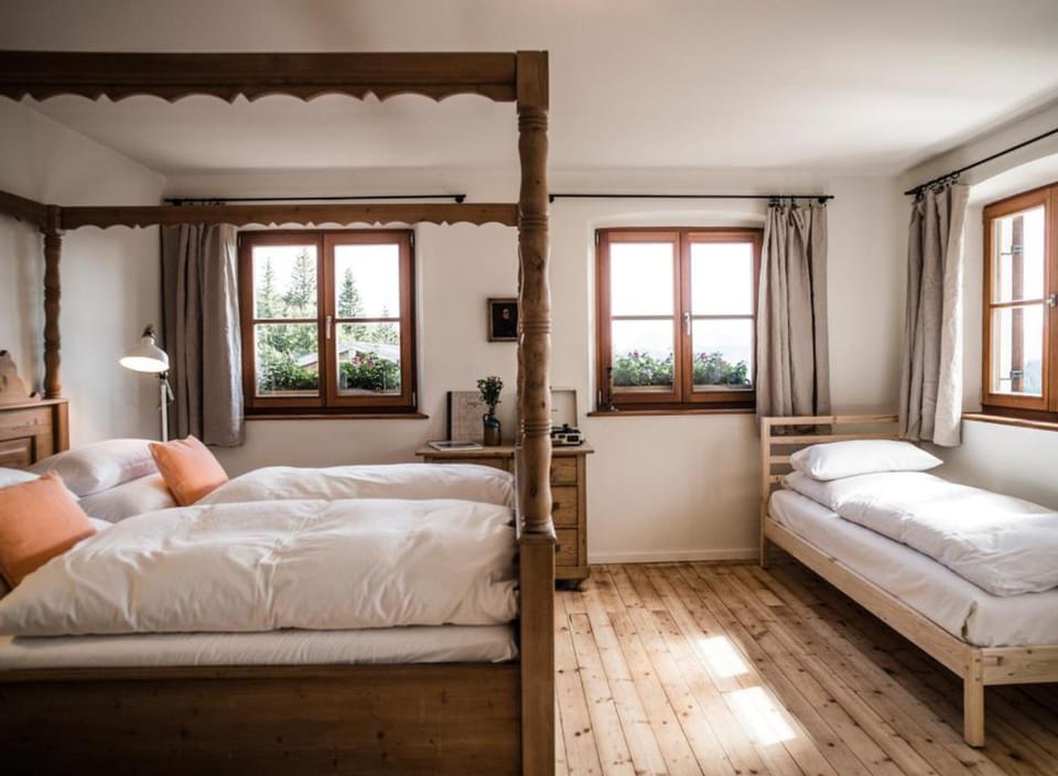 Individually decorated, individually furnished, bed sheets