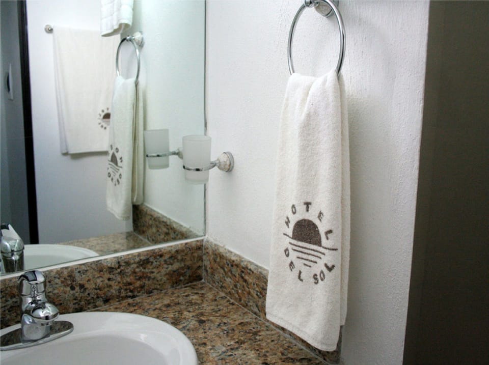 Shower, free toiletries, towels