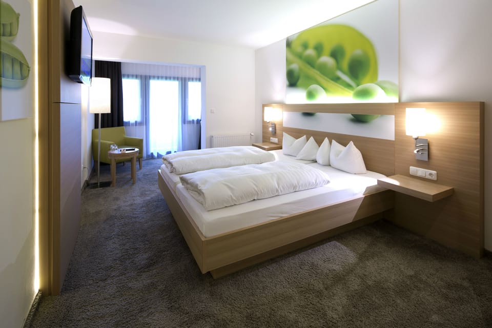 Double Room | 1 bedroom, in-room safe, desk, laptop workspace