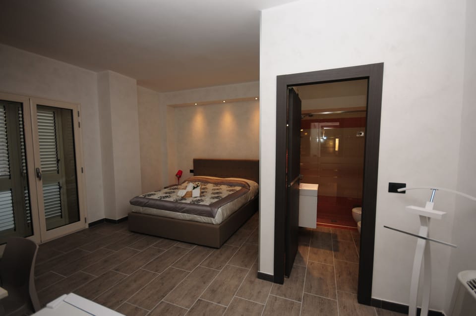 Classic Triple Room | Premium bedding, minibar, in-room safe, desk