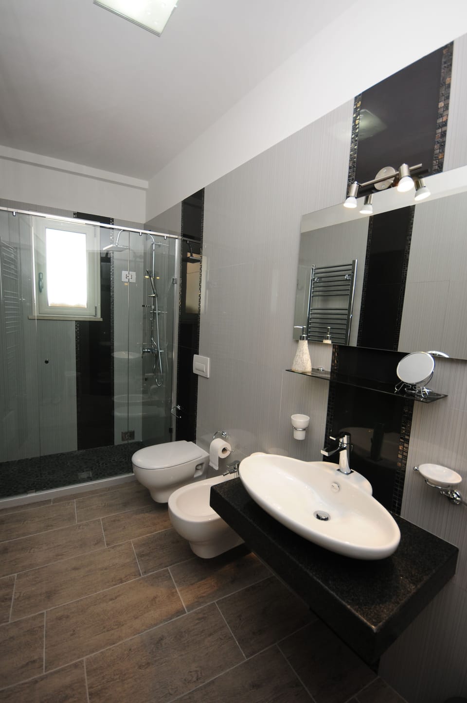 Panoramic Suite, Sea View | Bathroom | Shower, rainfall showerhead, free toiletries, hair dryer