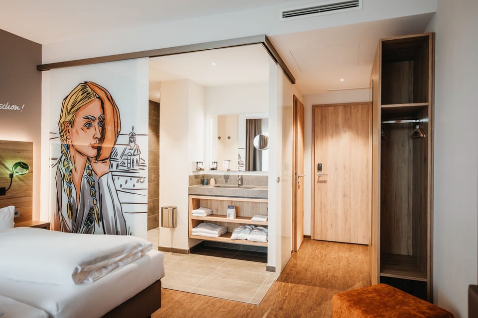 Comfort Double Room, Balcony | Minibar, desk, soundproofing, WiFi (free)