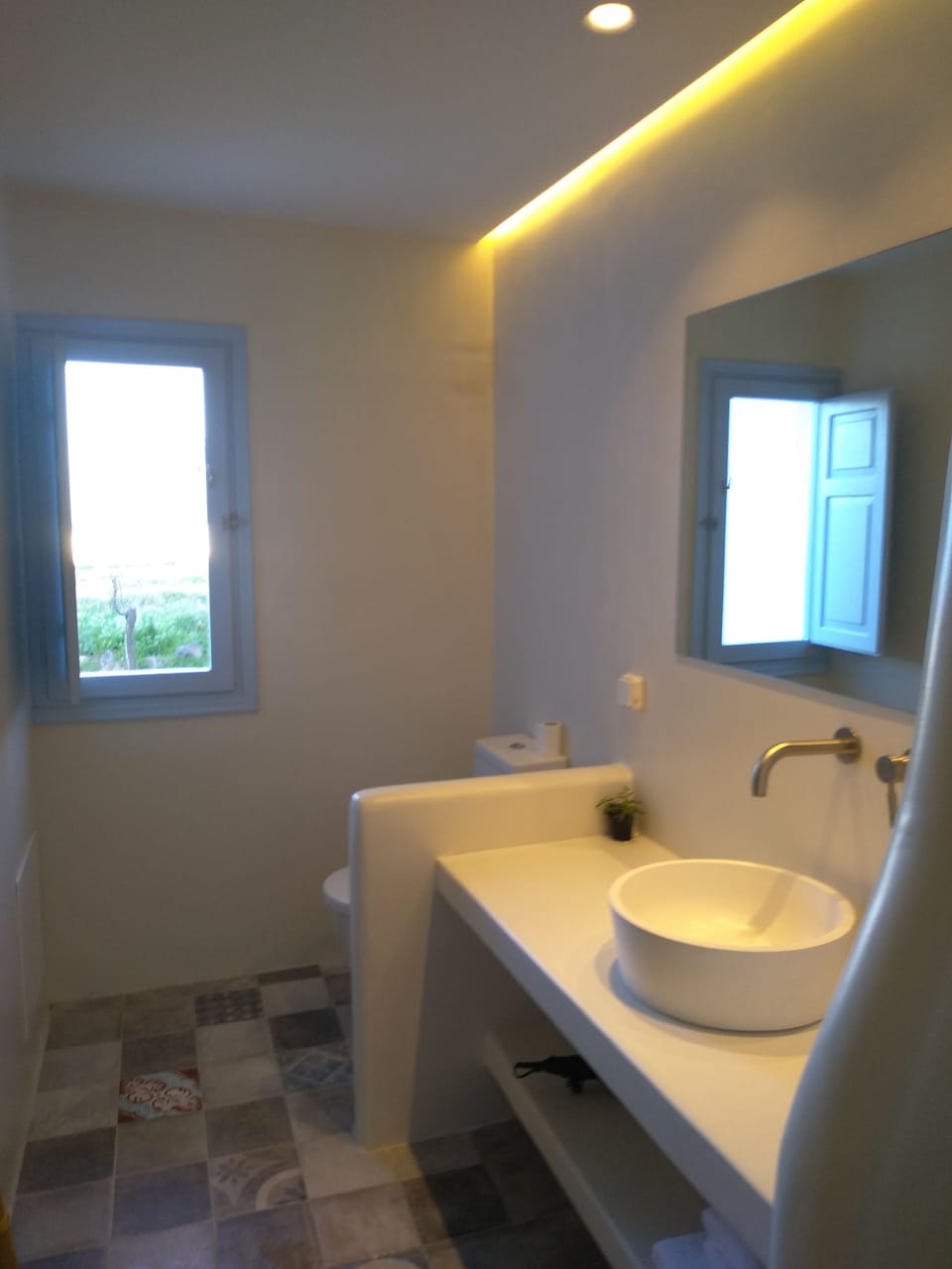 Sol Mate Suites Hotel in Santorini